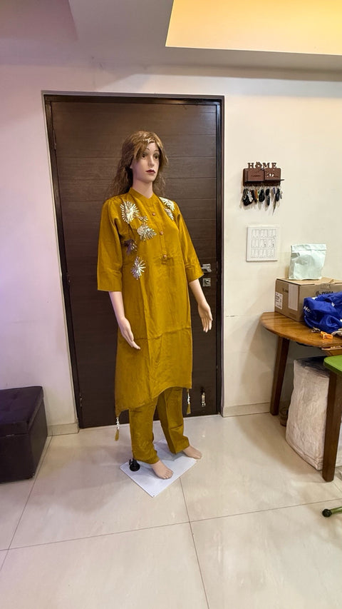 Puja Shimmer Floral Embroidered Kurta Set