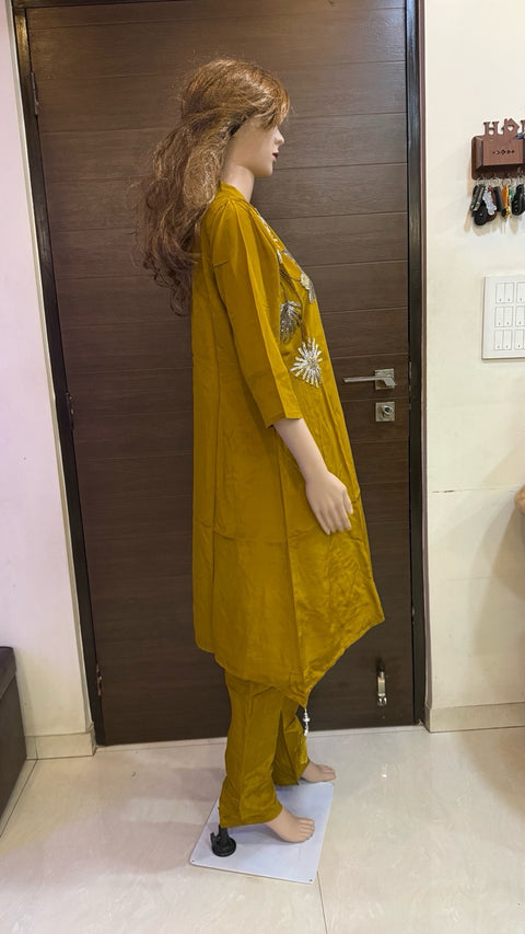 Puja Shimmer Floral Embroidered Kurta Set