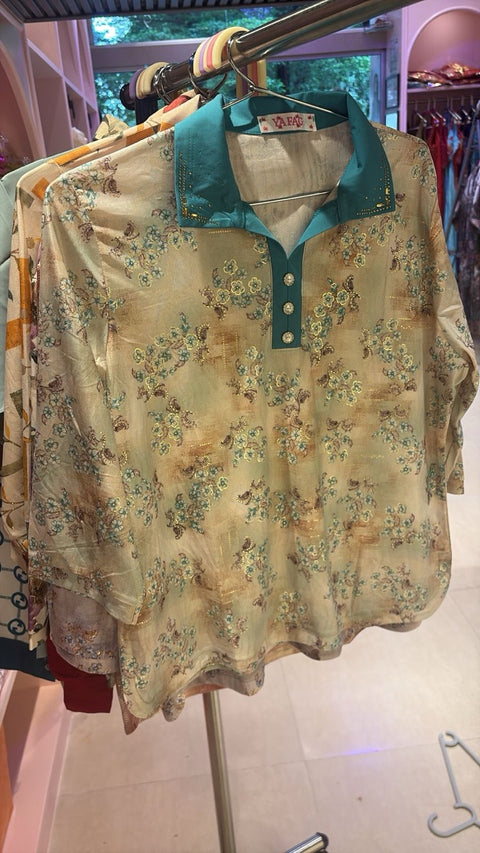 Collared Printed Tops Button Down / Half Placket