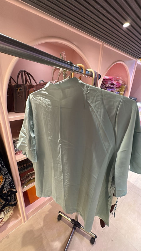 Solid Front-Pleated Short Kimono Shirt