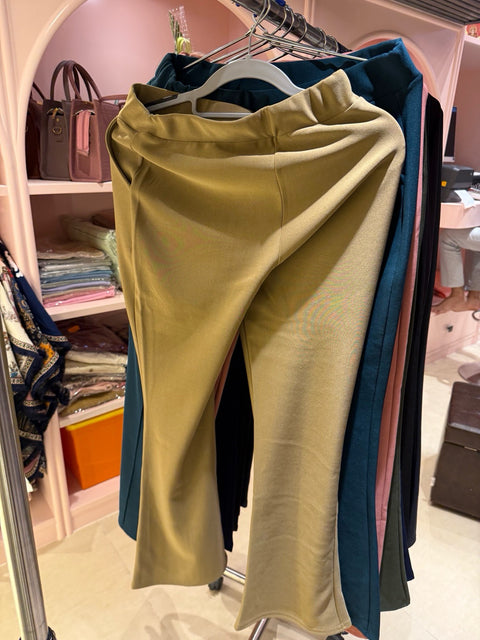 Solid Straight-Cut Comfort Pants