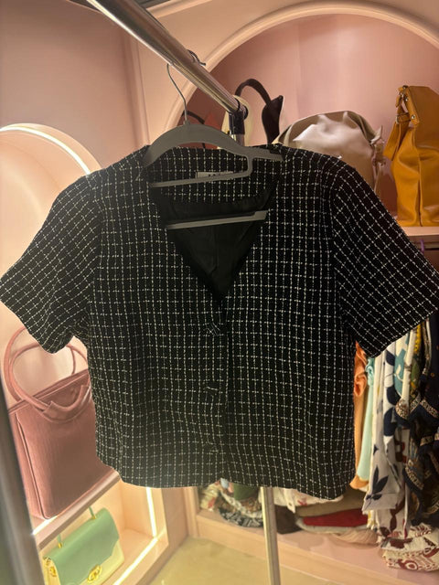 Checked Pattern Button Top