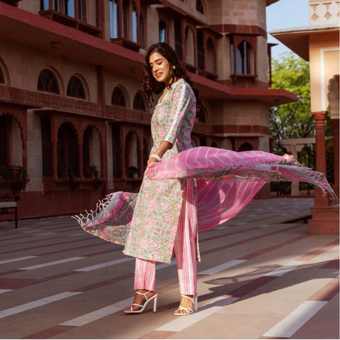 Generic Women's Casual 3/4th Sleeve Printed Cotton Kurti Set (Pink)
