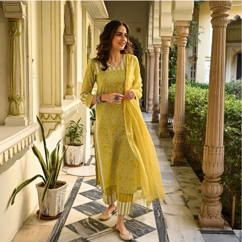 Generic Women's Casual 3/4th Sleeve Printed Cotton Kurti Set (Mustard)