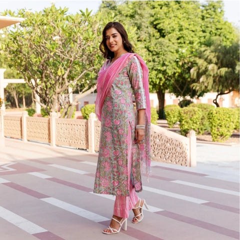 Generic Women's Casual 3/4th Sleeve Printed Cotton Kurti Set (Pink)