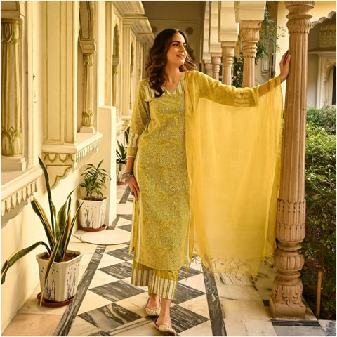 Generic Women's Casual 3/4th Sleeve Printed Cotton Kurti Set (Mustard)
