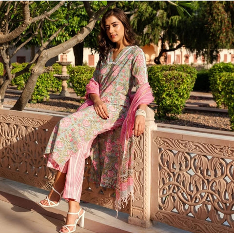 Generic Women's Casual 3/4th Sleeve Printed Cotton Kurti Set (Pink)