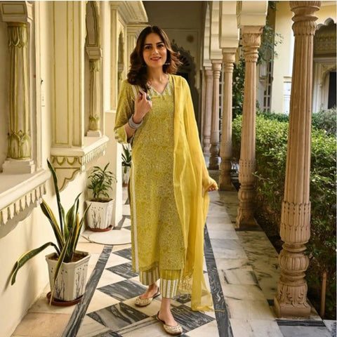 Generic Women's Casual 3/4th Sleeve Printed Cotton Kurti Set (Mustard)